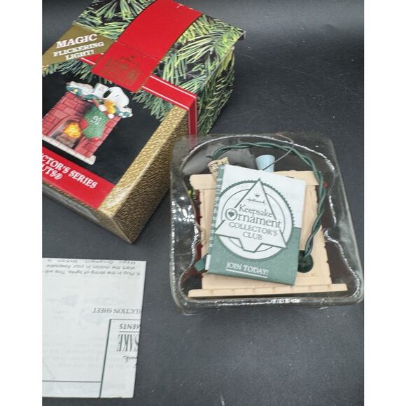 Vtg 1991 Hallmark Ornament Snoopy Doghouse Magic Blinking Light Peanuts -CH3 - Picture 6 of 9